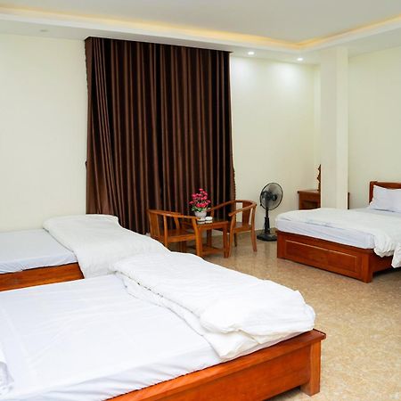 Phuong Hoa Hotel Uong Bi Buitenkant foto