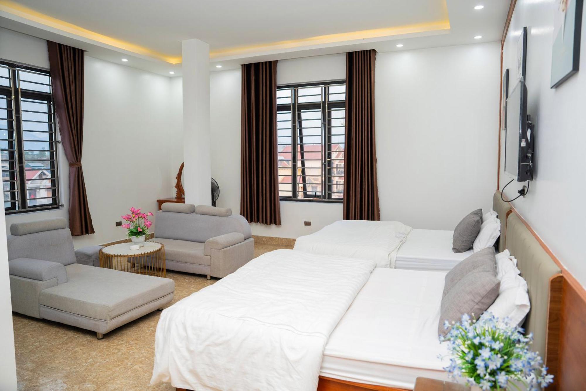 Phuong Hoa Hotel Uong Bi Buitenkant foto